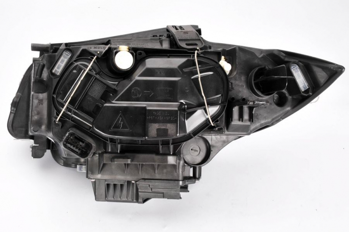 Far dreapta (D1S, reglaj electric, cu motoras, Xenon, cu lumini de zi) BMW Seria 1 2002-2013 [4]