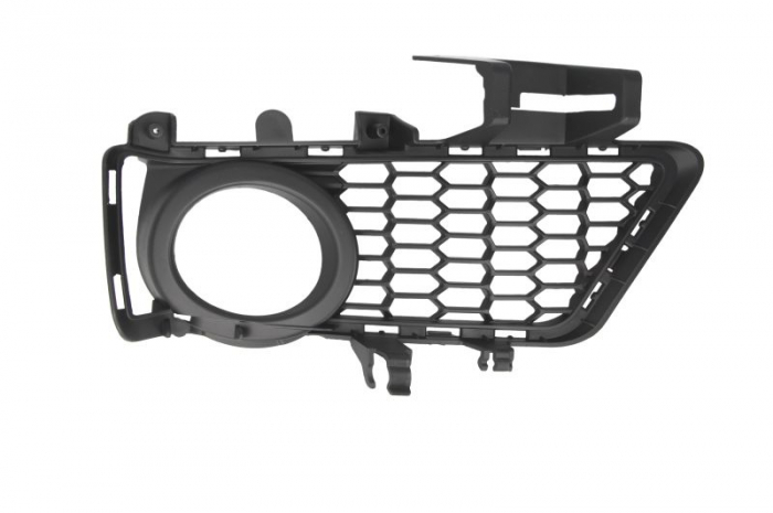 Grila ventilatie, bara protectie Fata Stanga (cu gauri pentru lampa de ceata, plastic, negru) potrivit BMW 3 (F30, F80), 3 (F31) 11.11-06.19 09.14-02.17 [1]