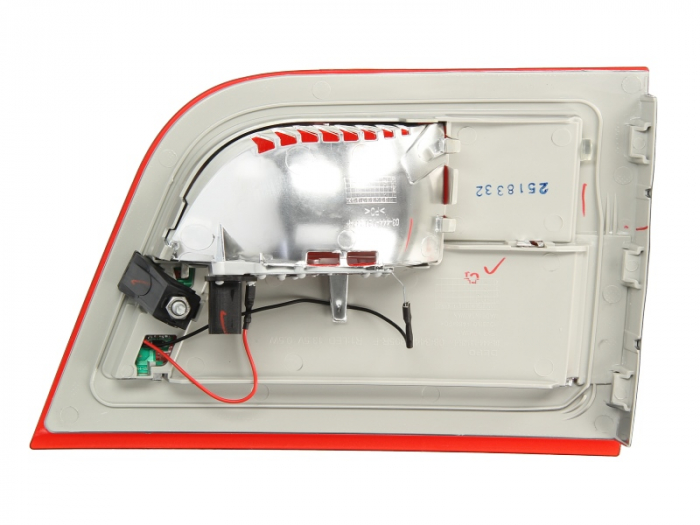 Stop tripla lampa spate dreapta (interior, culoare sticla: rosu) BMW X5 OFF-ROAD 2007-2010 [2]