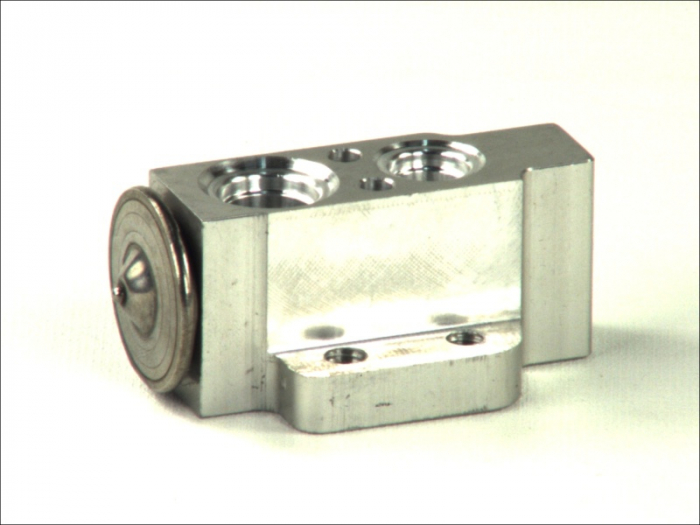 Supapa expansiune clima AUDI A3, TT; SEAT ALTEA, ALTEA XL, LEON, TOLEDO III; SKODA OCTAVIA I, OCTAVIA II, SUPERB I; VW CADDY III, EOS, GOLF PLUS, GOLF V, JETTA III, PASSAT, PASSAT CC 1.4-3.6 dupa 2000 [2]