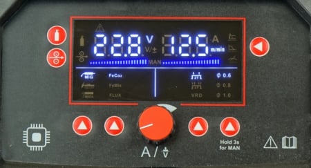 Aparat sudura semi-automat MIG/MAG, putere minima sudura: 50A, putere maxima sudura: 200A, putere: 6,5kW, putere: 230V, mod sudura: BRAZING / FLUX / MIG-MAG / MMA / TIG LIFT Synergy [2]