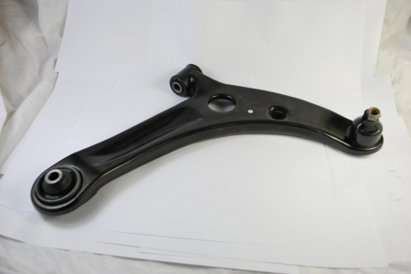 Piese Auto - Brat suspensie roata Dreapta inferior/transversal fata (cu o articulatie (articulatie); cu rulment) potrivit MITSUBISHI COLT CZC VI, COLT VI, LANCER VII 1.1-3.0 06.00-
