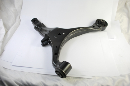 Brat suspensie roata - Brat suspensie roata Stanga inferior fata potrivit HONDA CR-V I, CR-V II 2.0/2.2D/2.4 04.99-03.07