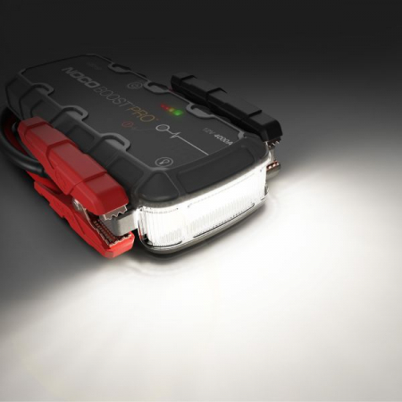 Dispozitiv de pornire BOOSTER model: GB150, tensiune: 12V, curent de pornire maxim: 3000A, greutate: 2,72 kg [2]