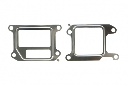 Piese Auto - Garnitura, ventil AGR set (2 pcs.) potrivit VOLVO C30, C70 II, S40 II, S60 II, S80 II, V40, V50, V60 I, V70 III, V70 III/KOMBI, XC60 I, XC70 II 2.0D/2.4D/2.4DH 03.06-07.18