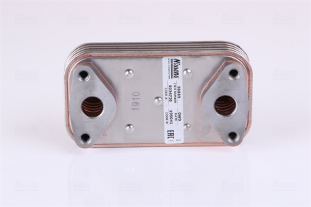 Radiator ulei termoflot potrivit IVECO DAILY III, DAILY IV, DAILY V, DAILY VI, MASSIF; CITROEN JUMPER; FIAT DUCATO; PEUGEOT BOXER; MITSUBISHI CANTER (FB7, FB8, FE7, FE8) VII, CANTER (FE5 2.3D-3.0D 07. [1]