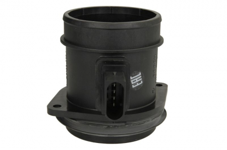 Senzor debitmetru (4 pin) potrivit VOLVO C30, C70 II, S40 II, S60 I, S80 II, V50, V70 II, V70 III, XC60 I, XC70 I, XC70 II, XC90 I 2.0D/2.4D 01.01-02.17 [1]