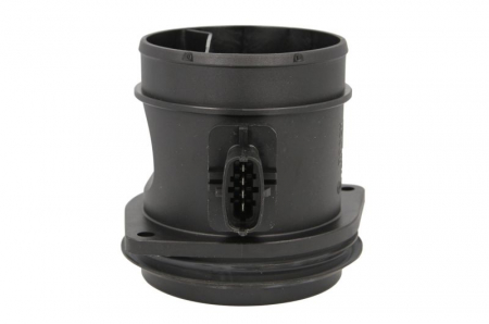 Senzor debitmetru (4 pin) potrivit VOLVO C30, C70 II, S40 II, S60 II, S80 II, V40, V50, V60 I, V70 III, V70 III/KOMBI, XC60 I, XC70 II 2.0D/2.4D/2.4DH 03.06-02.17 [1]