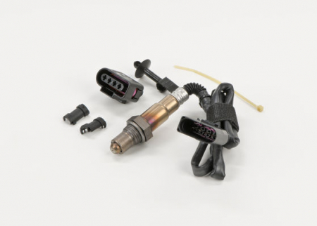 Sonda lambda (numar fire 4, 750mm) potrivit MERCEDES A (W168), C (CL203), C T-MODEL (S203), C (W203), C (W204), CLK (C209), E (W211); VOLVO S60 I, V40, XC90 I; AUDI A3, A6 C6 0.8-4.5 05.97- [1]