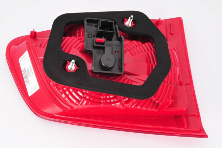 Stop tripla lampa spate dreapta (interior, culoare sticla: rosu) VW TOUAREG 2010-2014 [3]