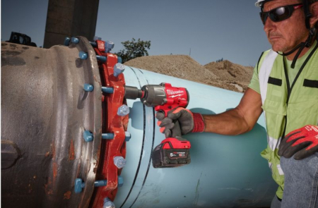 Surubelnita electrica putere:  M18 FHIW2F12-502X, diametru extern 1/2", torsiune maxima: 2034Nm, 18V, numar baterii 2 x 5Ah, ambalare: valiza, baterie si incarcator inclus [3]