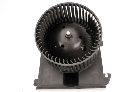 Piese Auto - Ventilator habitaclu AUDI A4; VW PASSAT 1.6-2.8 intre 1994-2005