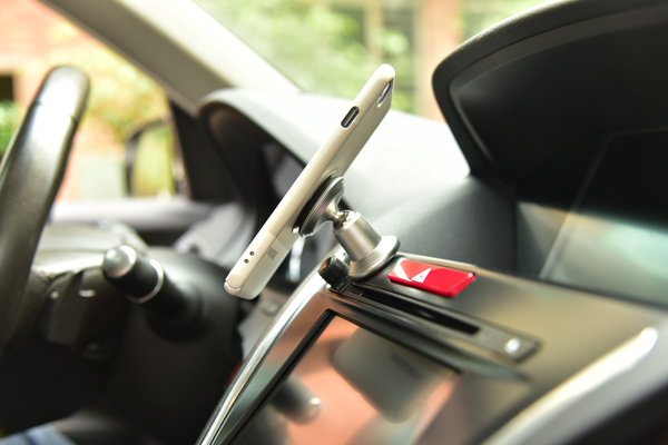 SUPORT TELEFON MAGNETIC AUTO CU FIXARE PE BORD SI ROTATIE 360 [8]