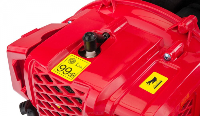 Suflanta pe benzina rucsac de 7,4kg  de 3,8 CP  debit de aer  pana la 1360 m³/h [5]
