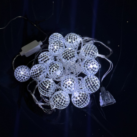 Instalatii - Instalatie craciun cu 15 Led-uri acoperite cu globuri disco - 4.5 m
