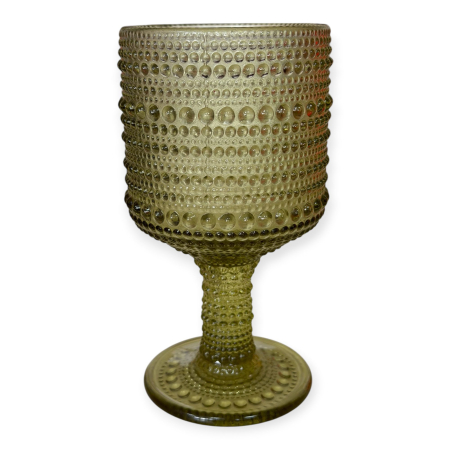 Pahar din sticlă roz 300 ml cu picior design reliefat elegant