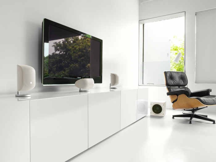 Boxa Bowers & Wilkins M-1 [2]