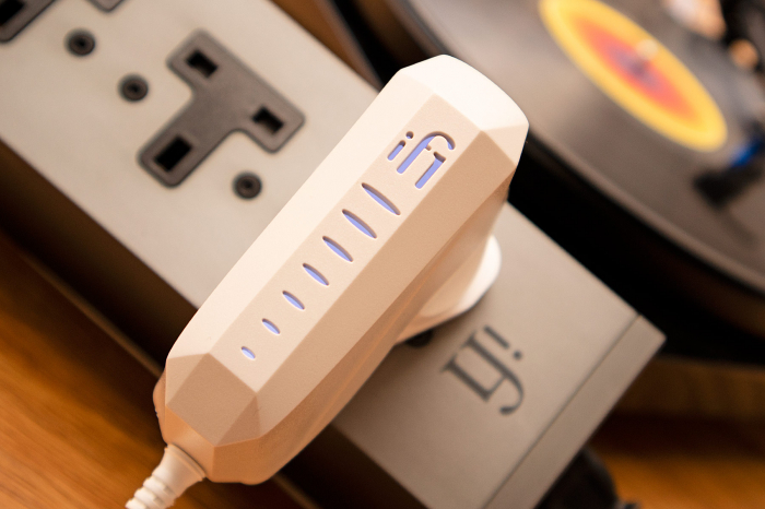 iFi Audio iPower X 15V [2]