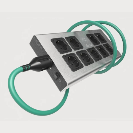 Filtru de retea Isotek Corvus V5 + Cablu Initium 1.5m