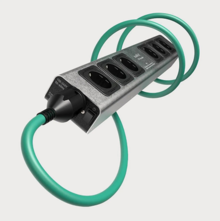 Filtru de retea Isotek Polaris V5 + Cablu Initium 1.5m