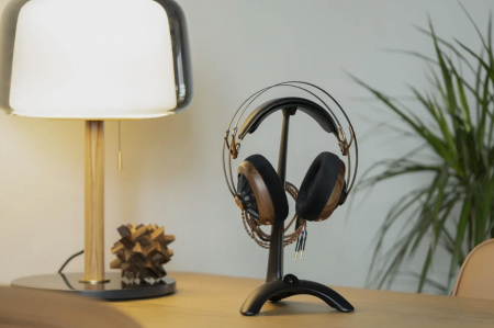 Stand pentru casti Meze MANTA [1]