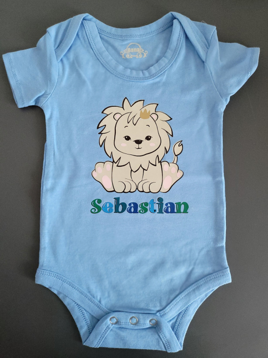 Body bebe personalizat din bumbac, pentru baietel, cu nume si leu [4]