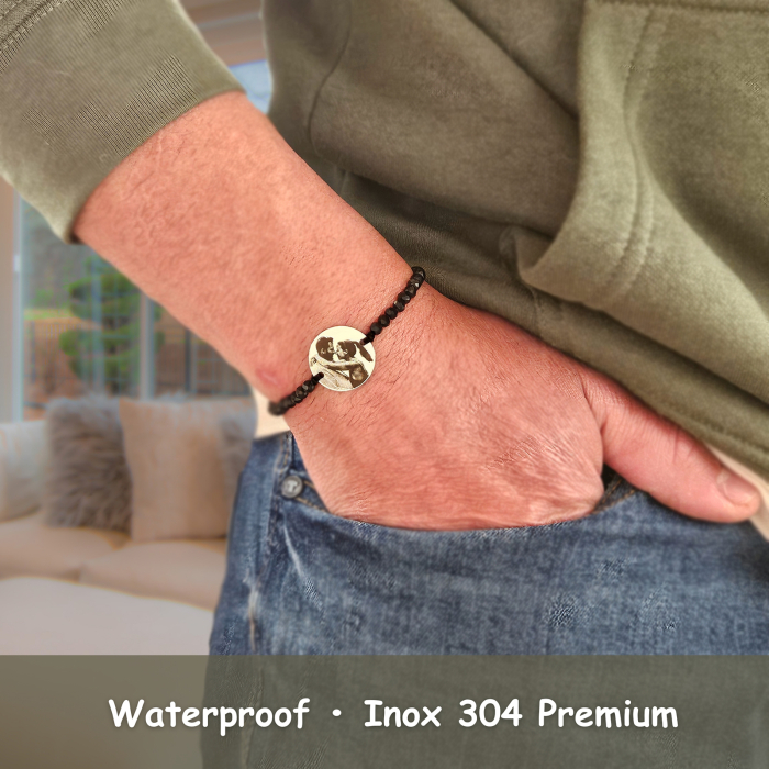 Brățară personalizată cu fotografie gravată laser pe bănuț din inox 304 waterproof, cu cristale negre și șnur reglabil. Cadou elegant, unisex, cu emoție. [3]