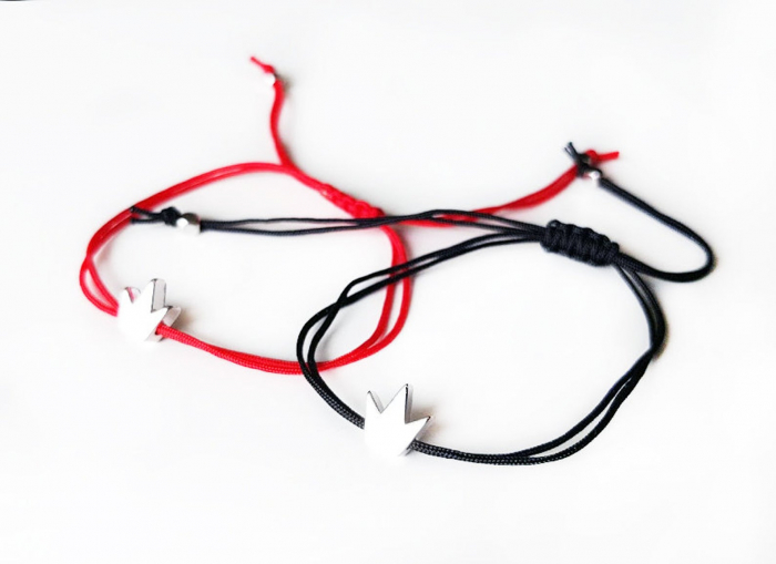 Bratara coronita personalizata, gravata cu initiala, placata cu platina si cu inchidere macrame, cu snur ajustabil, potrivita pentru cupluri [2]