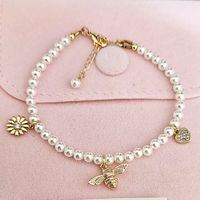 Brățară cu Perle Albe Shell Pearls și Charmuri Aurite 18K - albinuta, floare, inimioara, Cristale Cubic Zirconia [2]