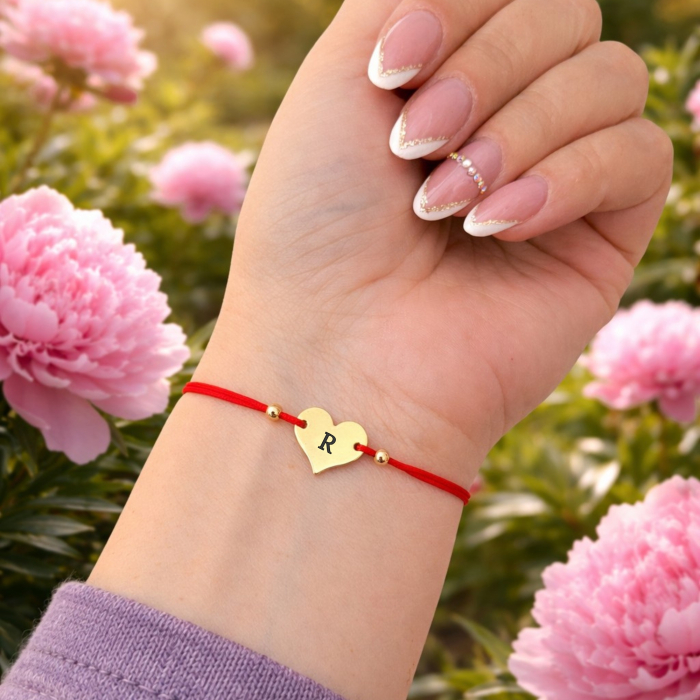 Bratara inima placata cu aur de 18 K gravata cu initiala si snur ajustabil [3]