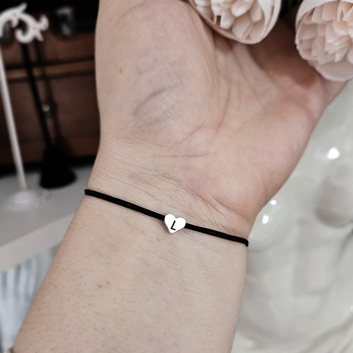 Bratara inimioara placata cu aur personalizata, gravata cu initiala, cu snur ajustabil macrame [5]