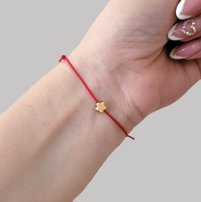 Bratara martisor cu charm floricica, placata cu aur de 18K, bratara norocoasa, cu snur rosu [3]