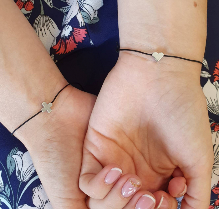 Bratara martisor cu charm inimioara placata cu aur de 18K cu snur rosu [4]