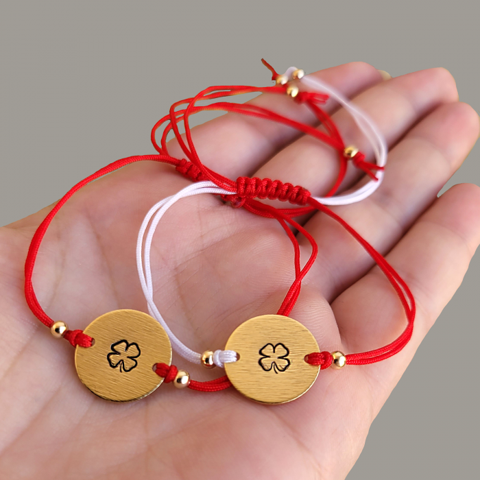 Bratara Martisor banut placat cu aur, gravat cu trifoi, cu snur ajustabil [4]