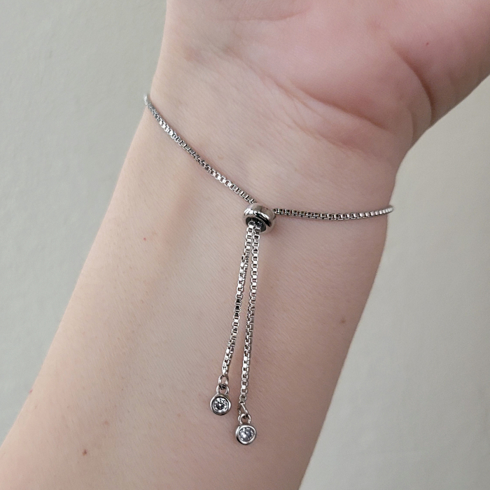 Bratara Martisor buburuza, placat cu platina, decorata cu cristale Cubic Zirconia [5]