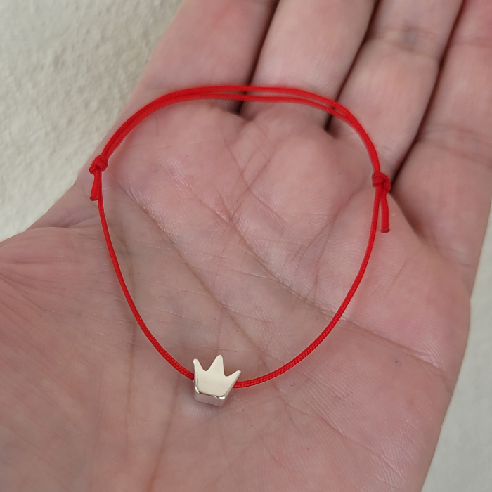 Bratara Martisor coronita placata cu argint 925, cu snur rosu [4]