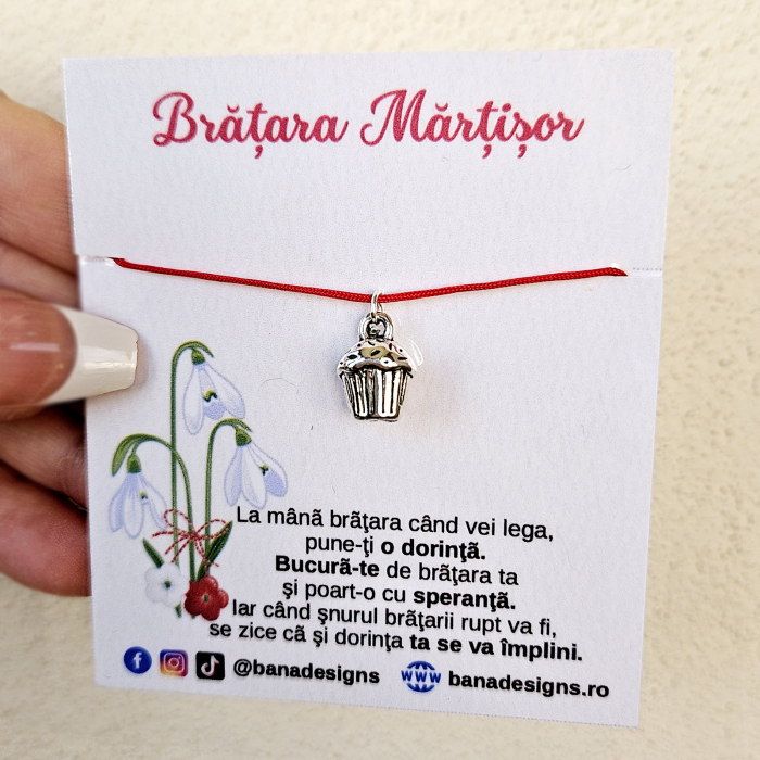 Bratara Martisor cu charm briosa si snur rosu ajustabil [2]