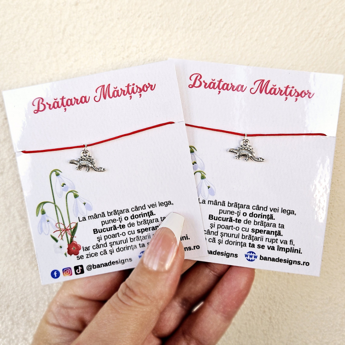 Bratara Martisor cu charm dinozaur si snur rosu ajustabil [4]