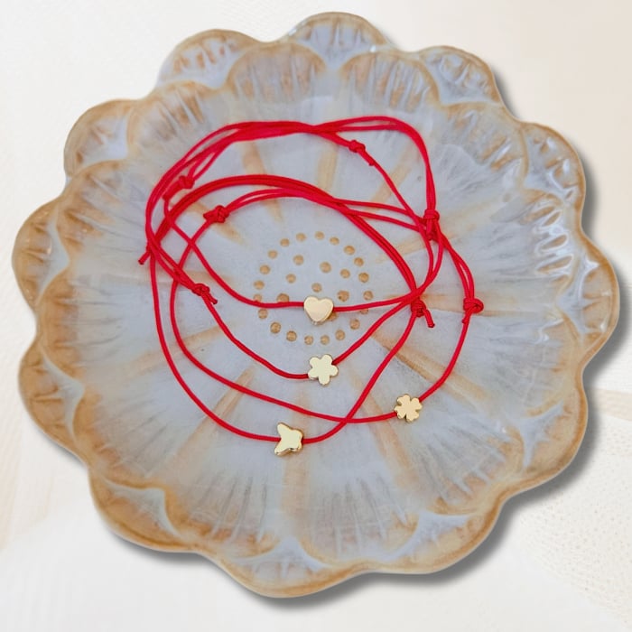 Bratara martisor cu charm fluturas placat cu aur aur de 18K,  snur rosu [6]