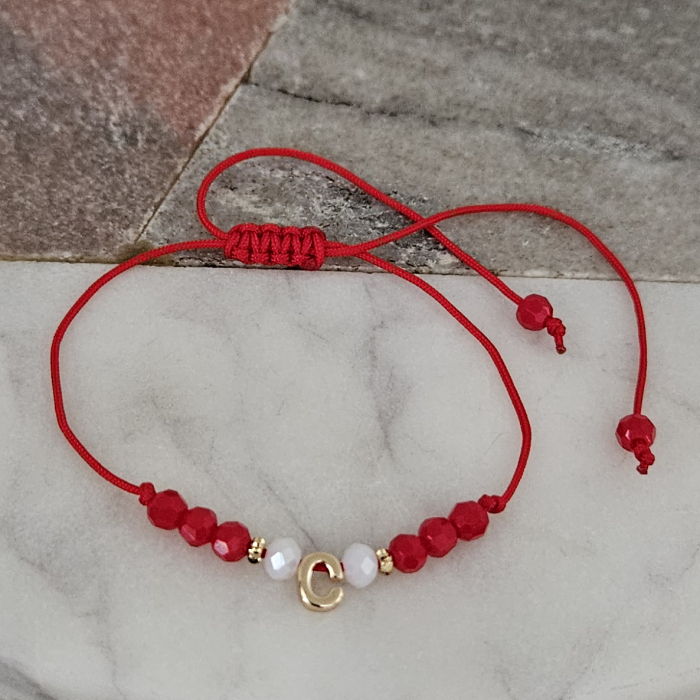 Bratara Martisor cu initiala si cristale rosii si albe, placata cu aur [4]