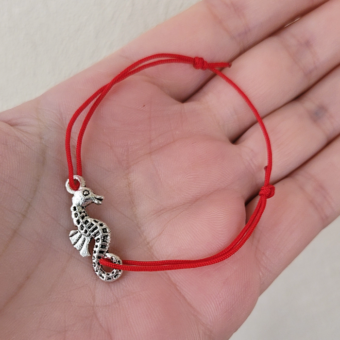 Bratara Martisor cu calut de mare si snur ajustabil rosu [4]