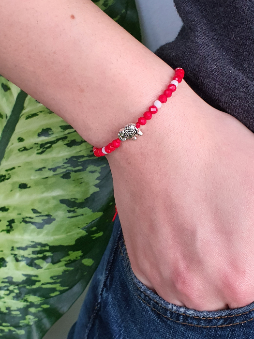 Bratara Martisor cu elefant si cristale rosii si albe, cu snur ajustabil [3]