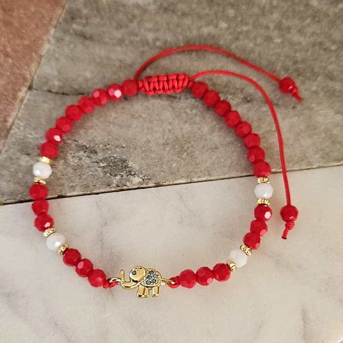 Bratara martisor cu elefantel, cristale rosii si margele texturate placate cu aur de 18K [5]