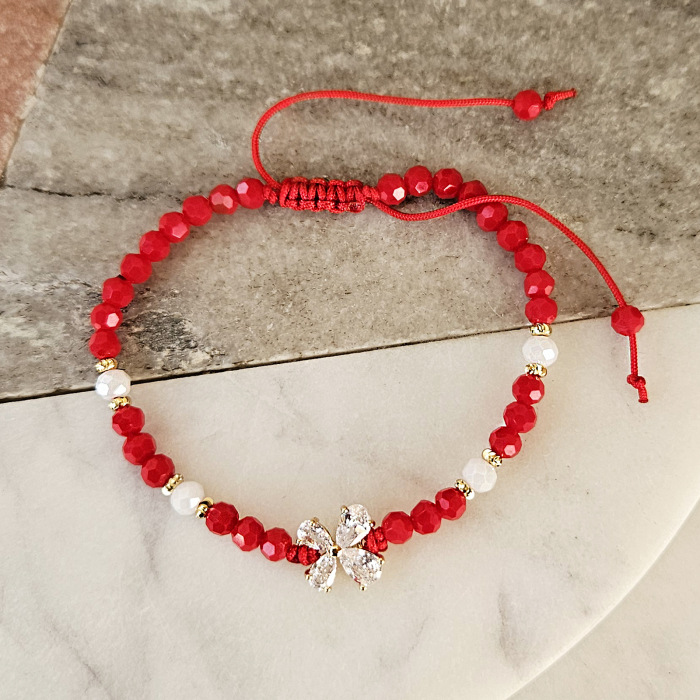 Bratara martisor cu fluturas, cristale rosii si margele texturate placate cu aur de 18K [3]
