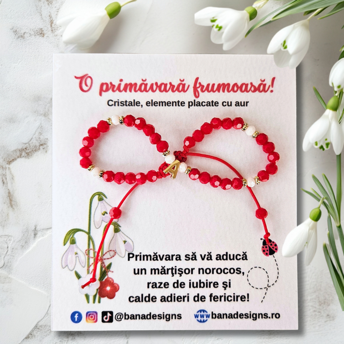 Bratara martisor cu initiala cristale rosii si margele texturate placate cu aur de 18K [4]