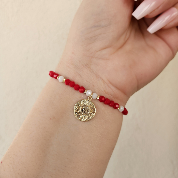 Bratara martisor cu soare, cristale rosii si margele texturate placate cu aur de 18K [4]