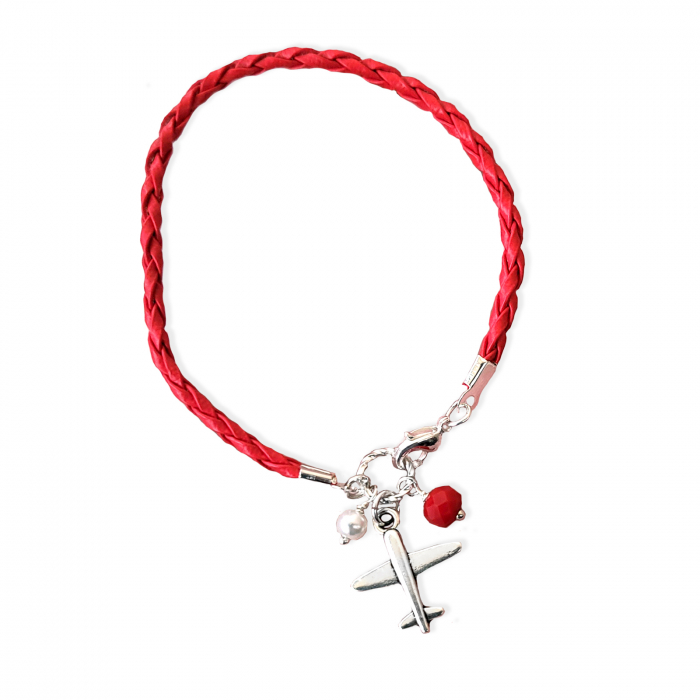 Bratara martisor cu snur impletit rosu, charm avion si perlute [3]
