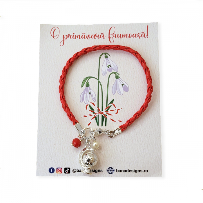Bratara martisor cu snur impletit rosu, charm glob pamantesc si perlute [5]
