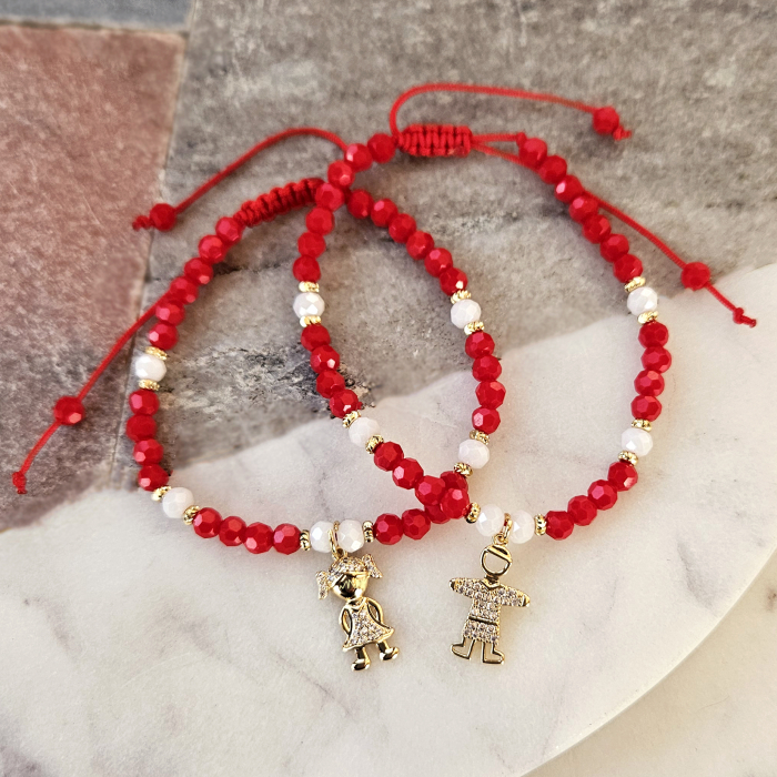 Bratara martisor cu fetita cristale rosii si margele texturate placate cu aur de 18K [3]