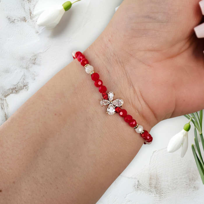 Bratara martisor cu fluturas, cristale rosii si margele texturate placate cu aur de 18K [2]